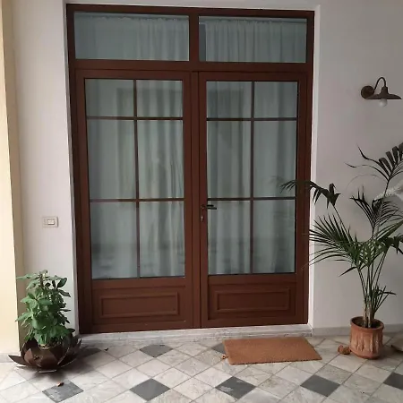 Loft La Corte شقة بيتراسانتا