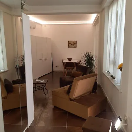 Loft La Corte شقة بيتراسانتا